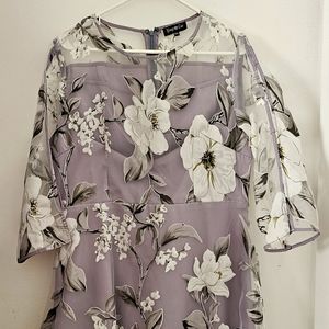 Womens casual floral dress. Never worn